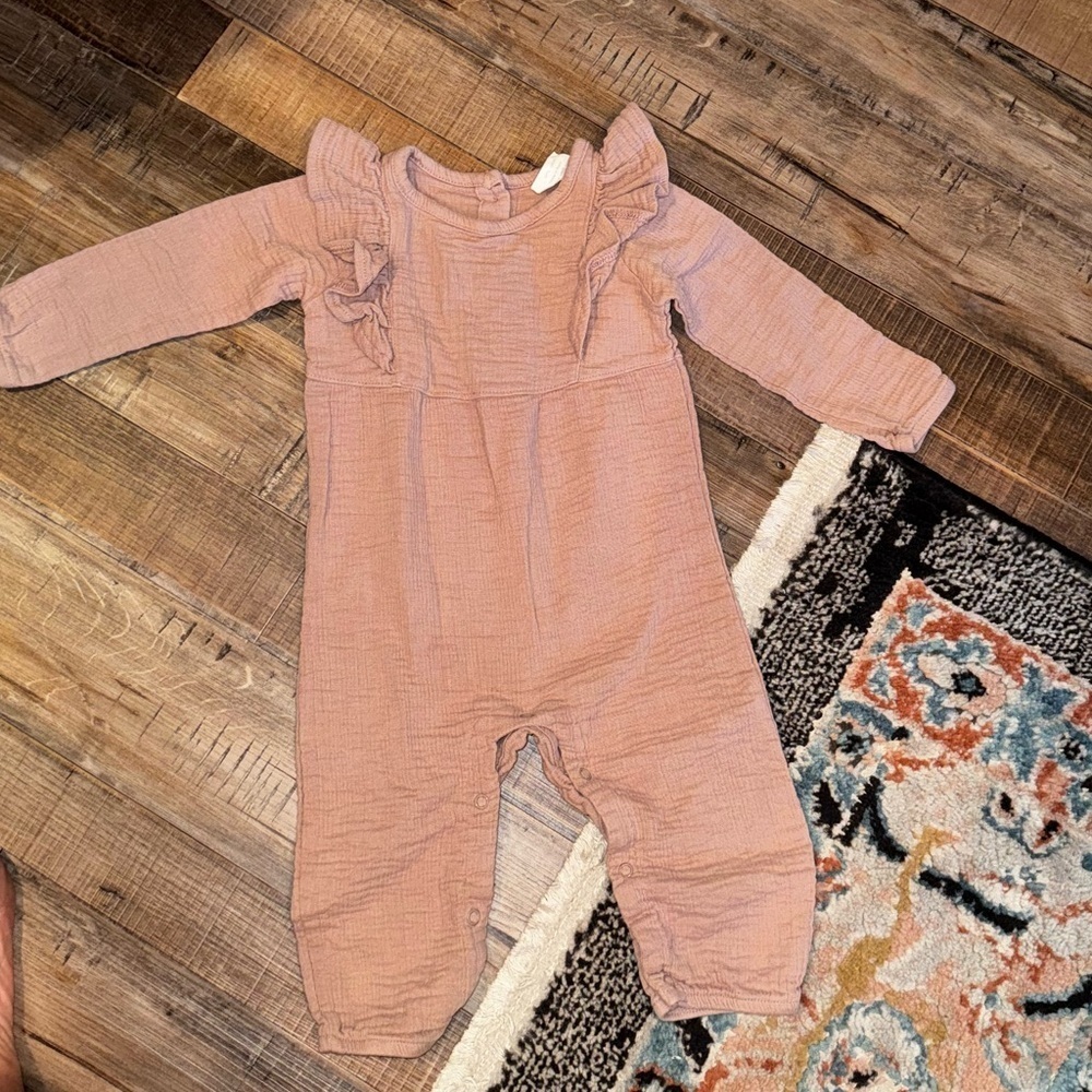 City Mouse One Piece Mauve Ruffle Accent Gauzy Jumpsuit Botton Closure 9-12 MOS